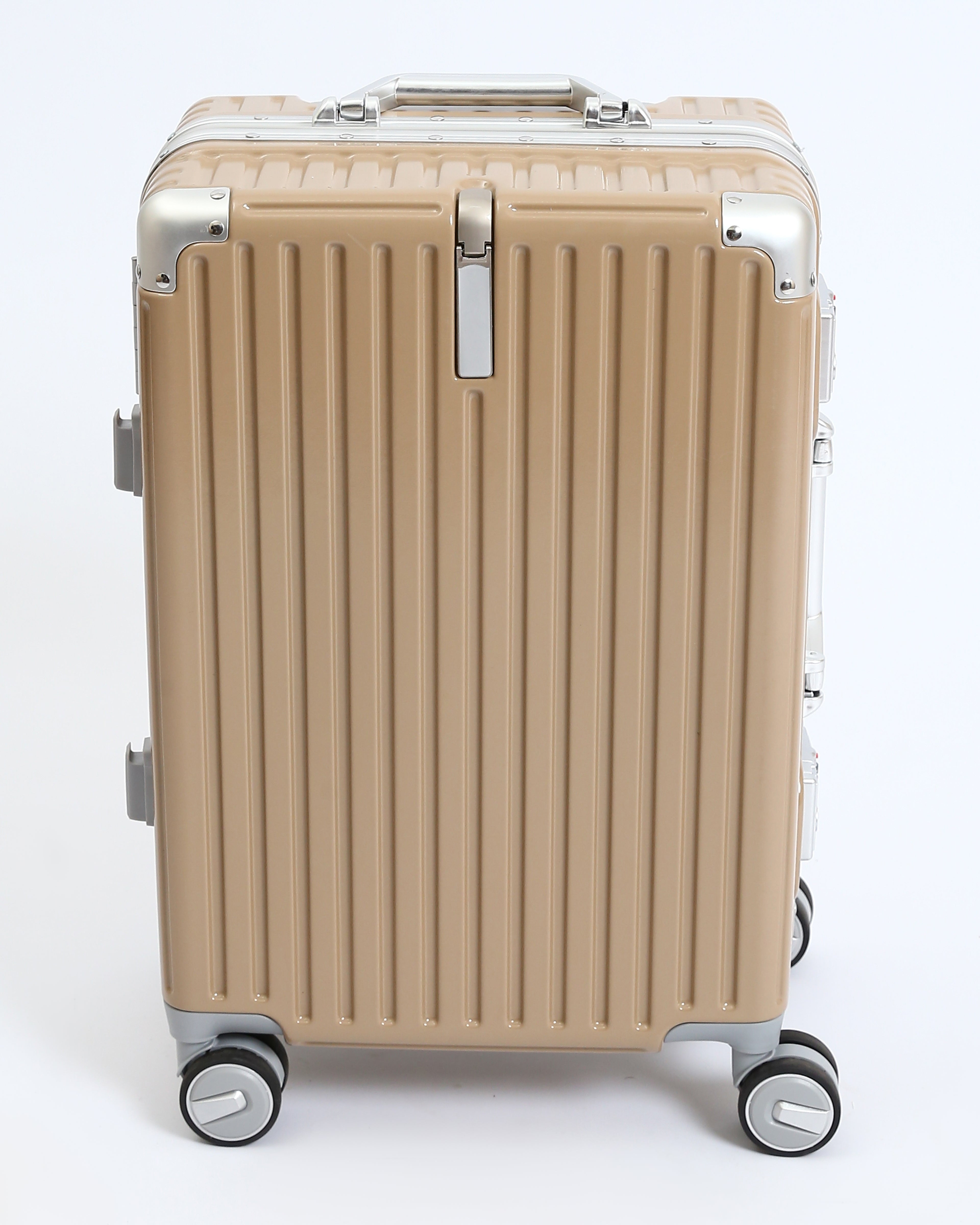 تايتان إيدج – شنطة سفر استثنائية باللون البيج الرملي