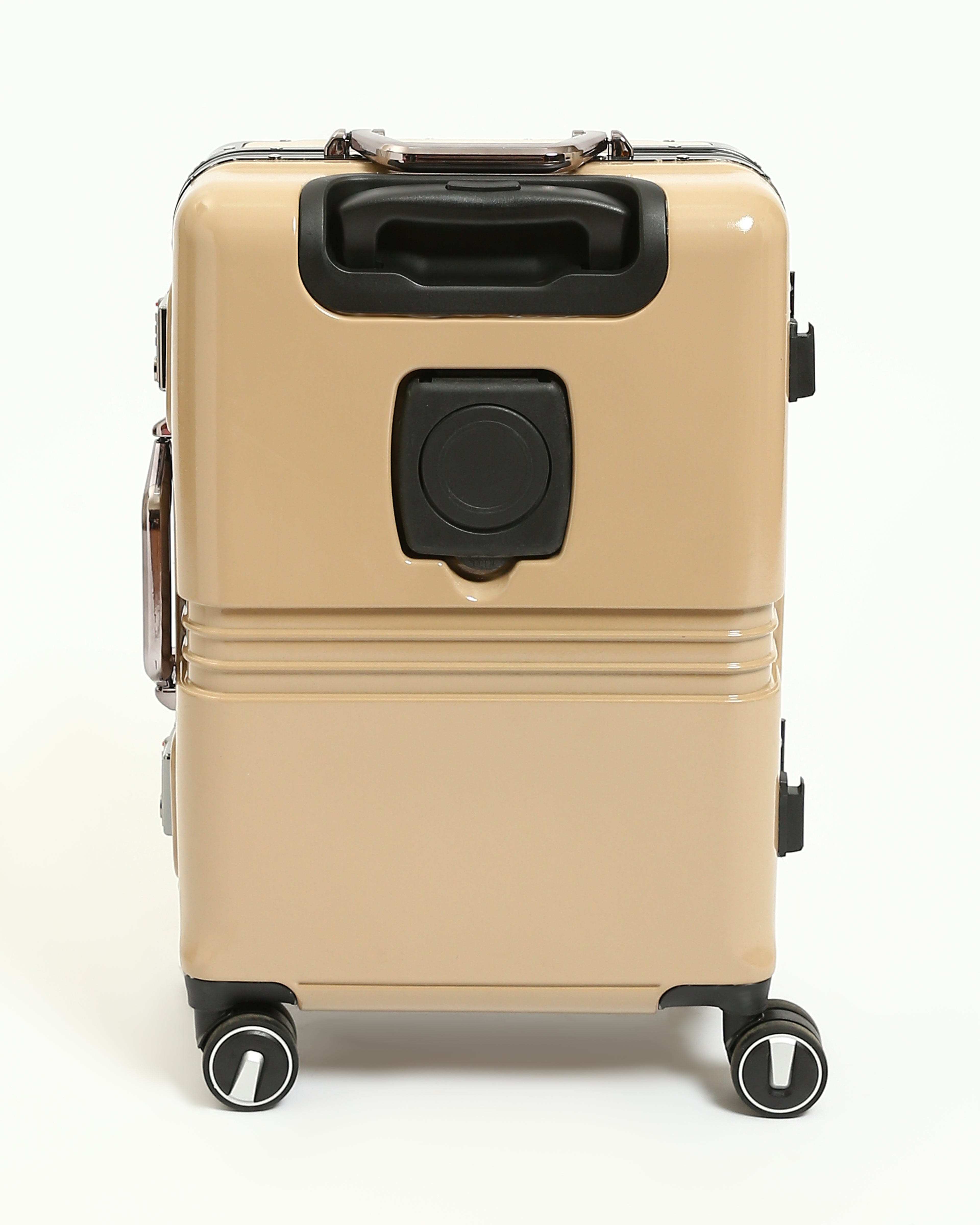 تايتان إيدج – شنطة سفر استثنائية باللون الوردي