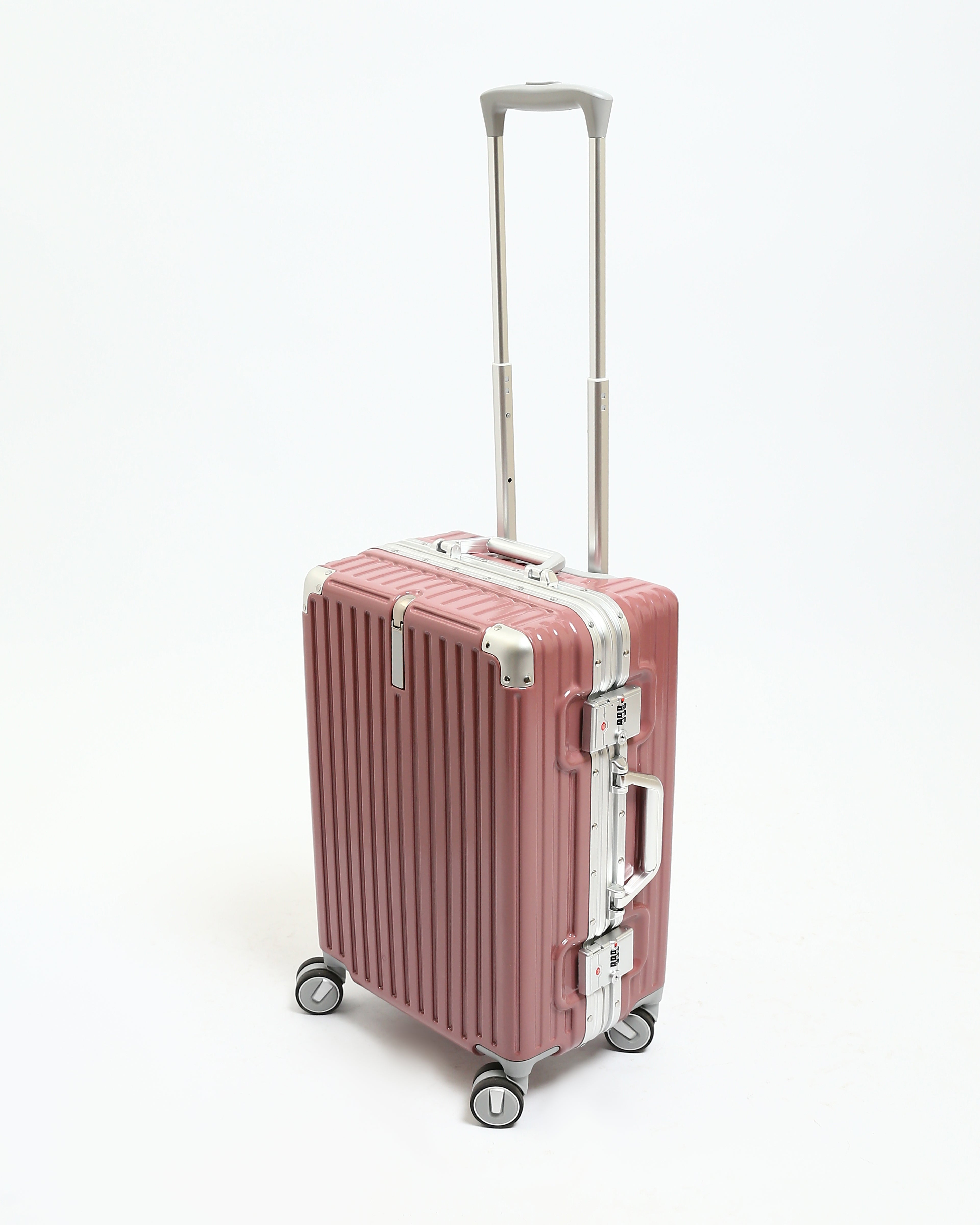 تايتان إيدج – شنطة سفر استثنائية لون روز جولد