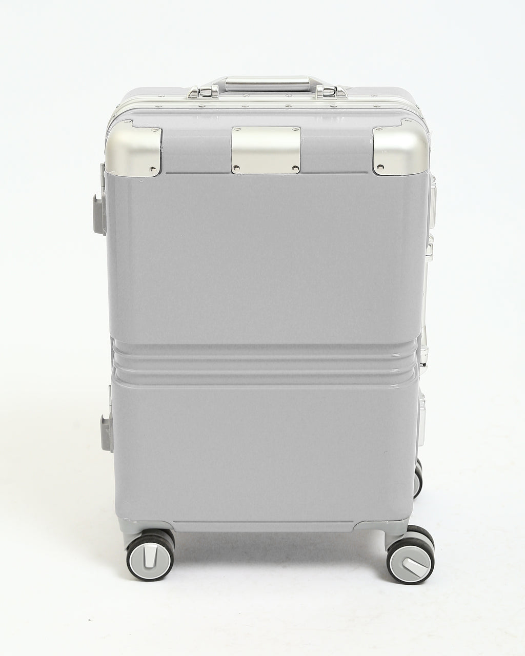 تايتان إيدج – شنطة سفر استثنائية لون ميتاليك سيلفر