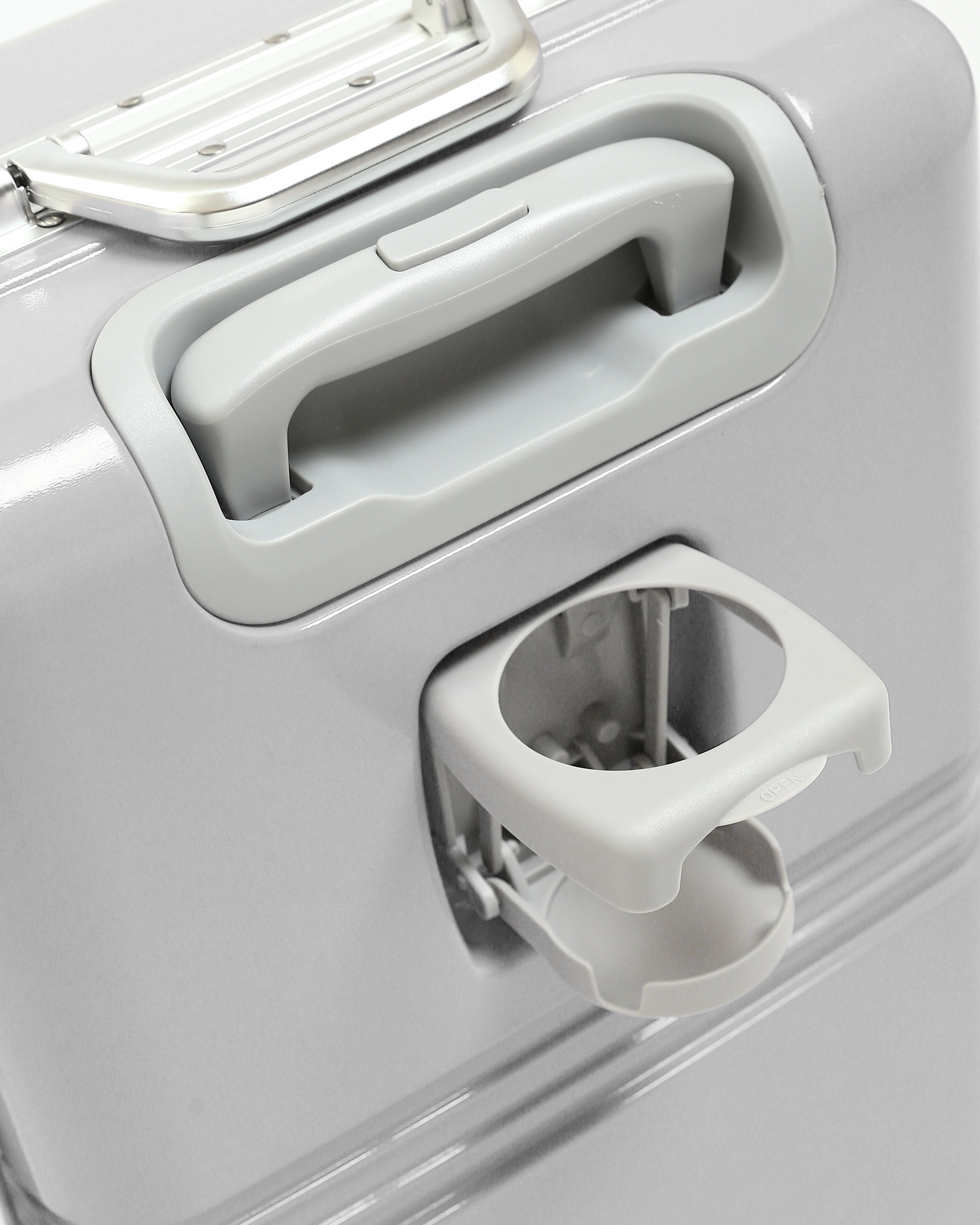 تايتان إيدج – شنطة سفر استثنائية لون ميتاليك سيلفر