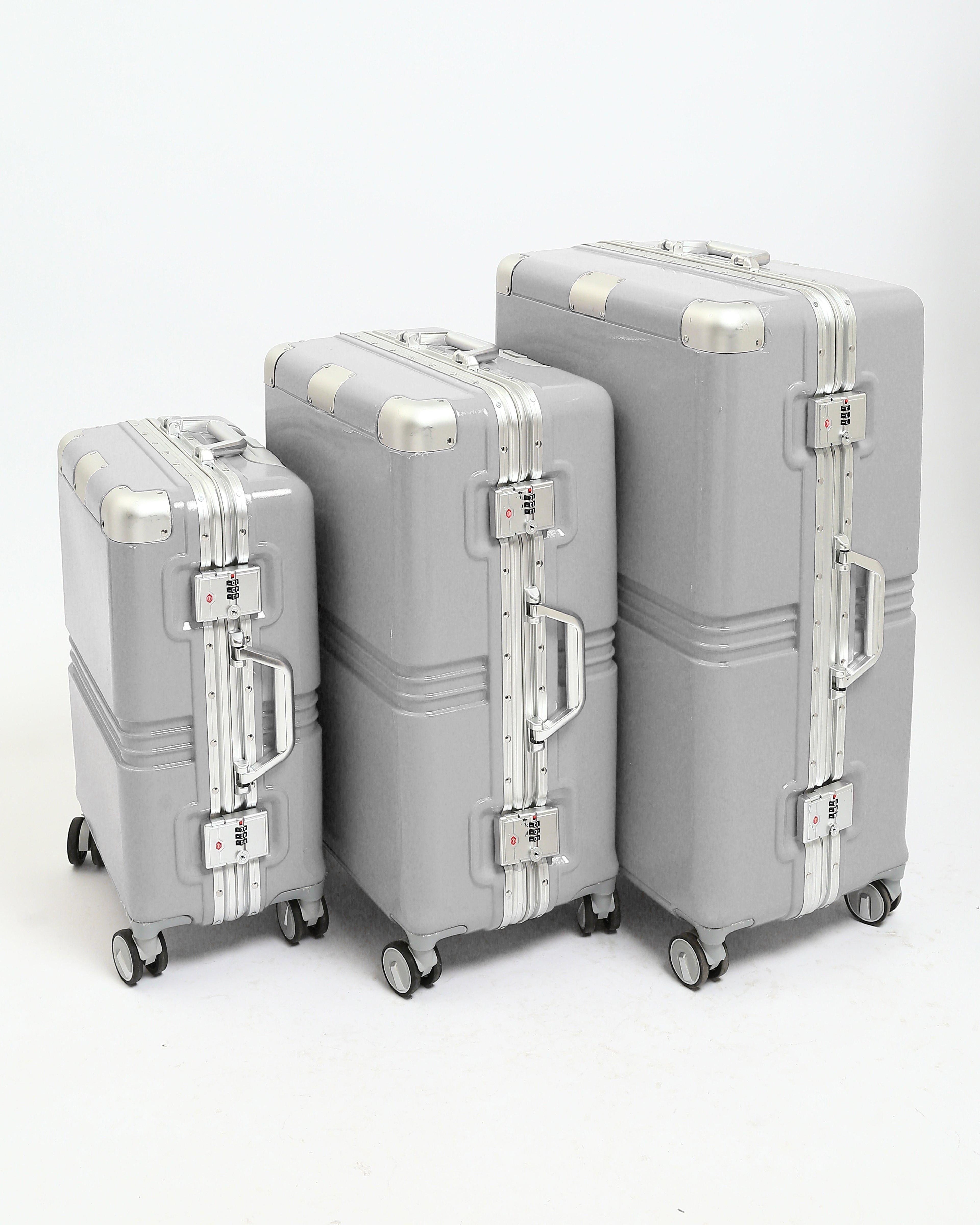 تايتان إيدج – شنطة سفر استثنائية لون ميتاليك سيلفر