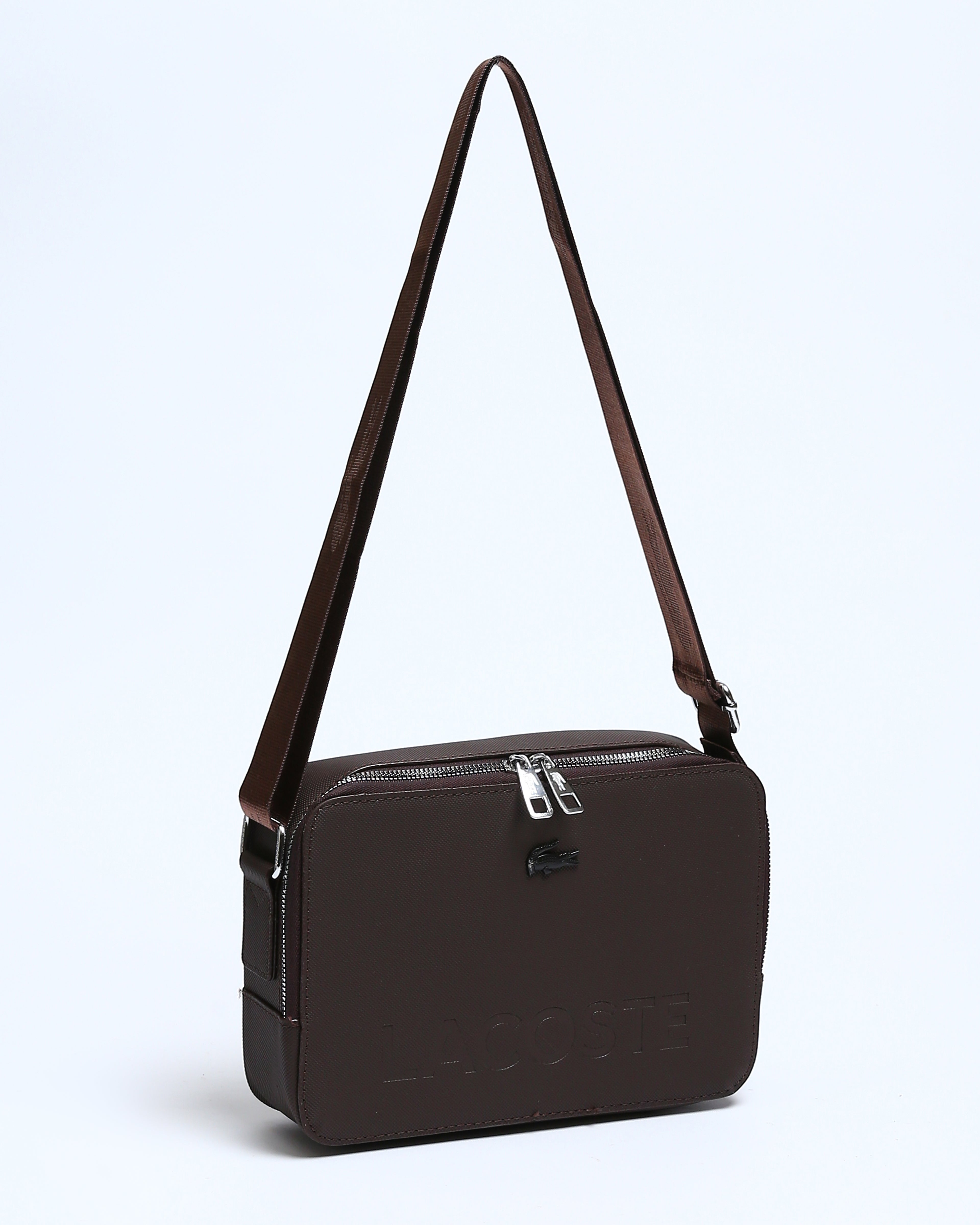 حقيبة لاكوست الأساسية - بني غامق كلاسيكي