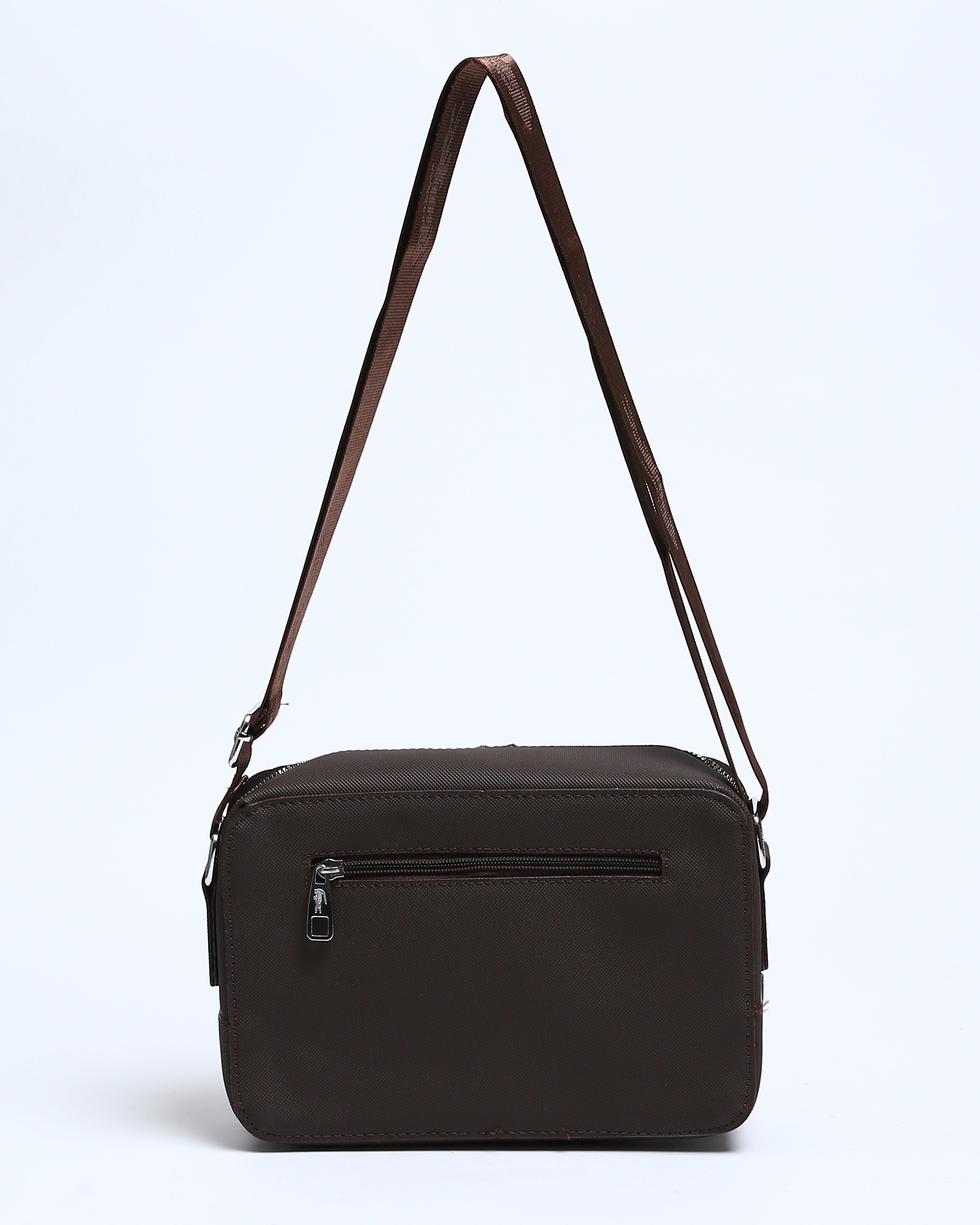 حقيبة لاكوست الأساسية - بني غامق كلاسيكي