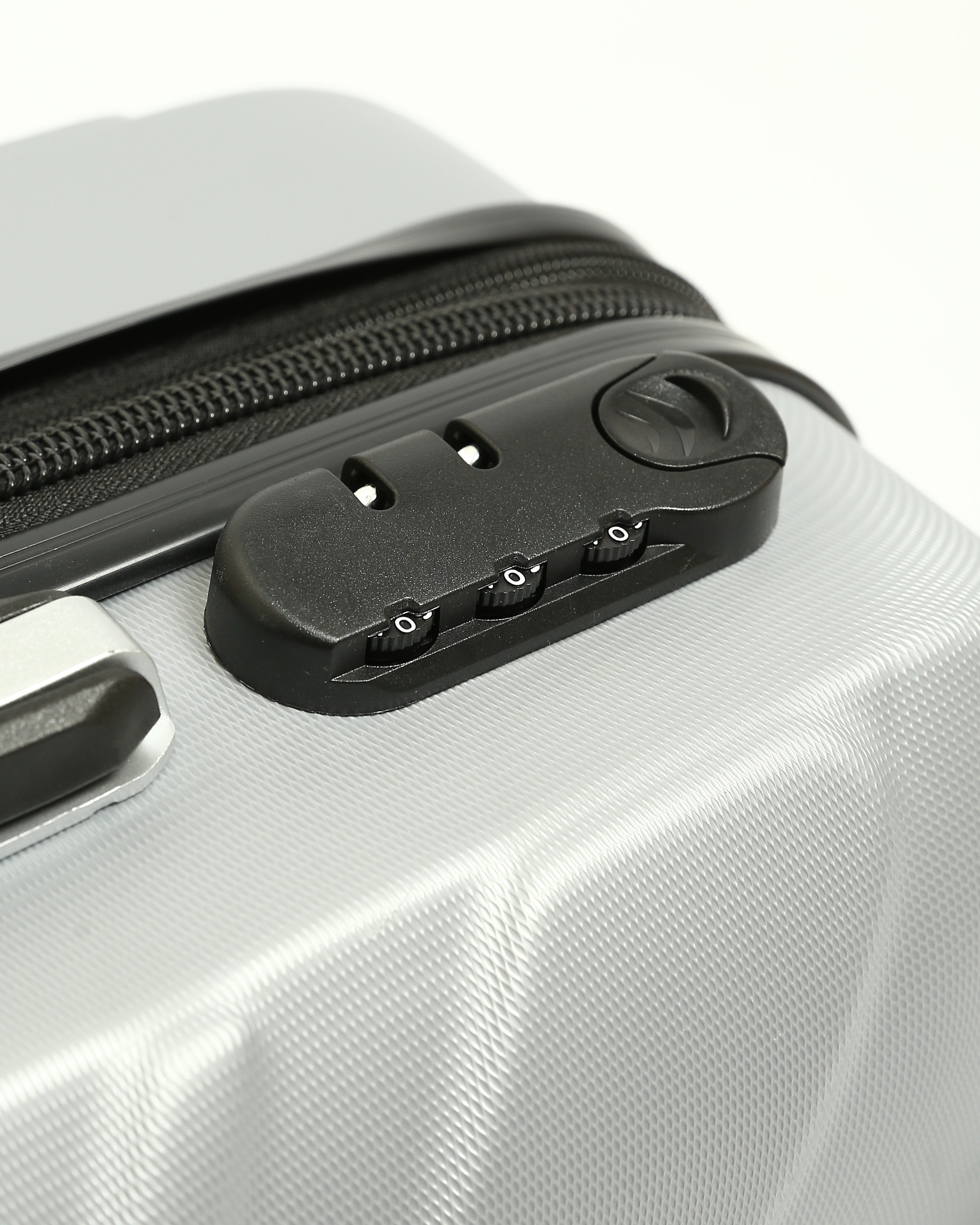 حقيبة سفر صلبة من 7Stars مصنوعة من مزيج من السيليكون والألياف - سيلفر