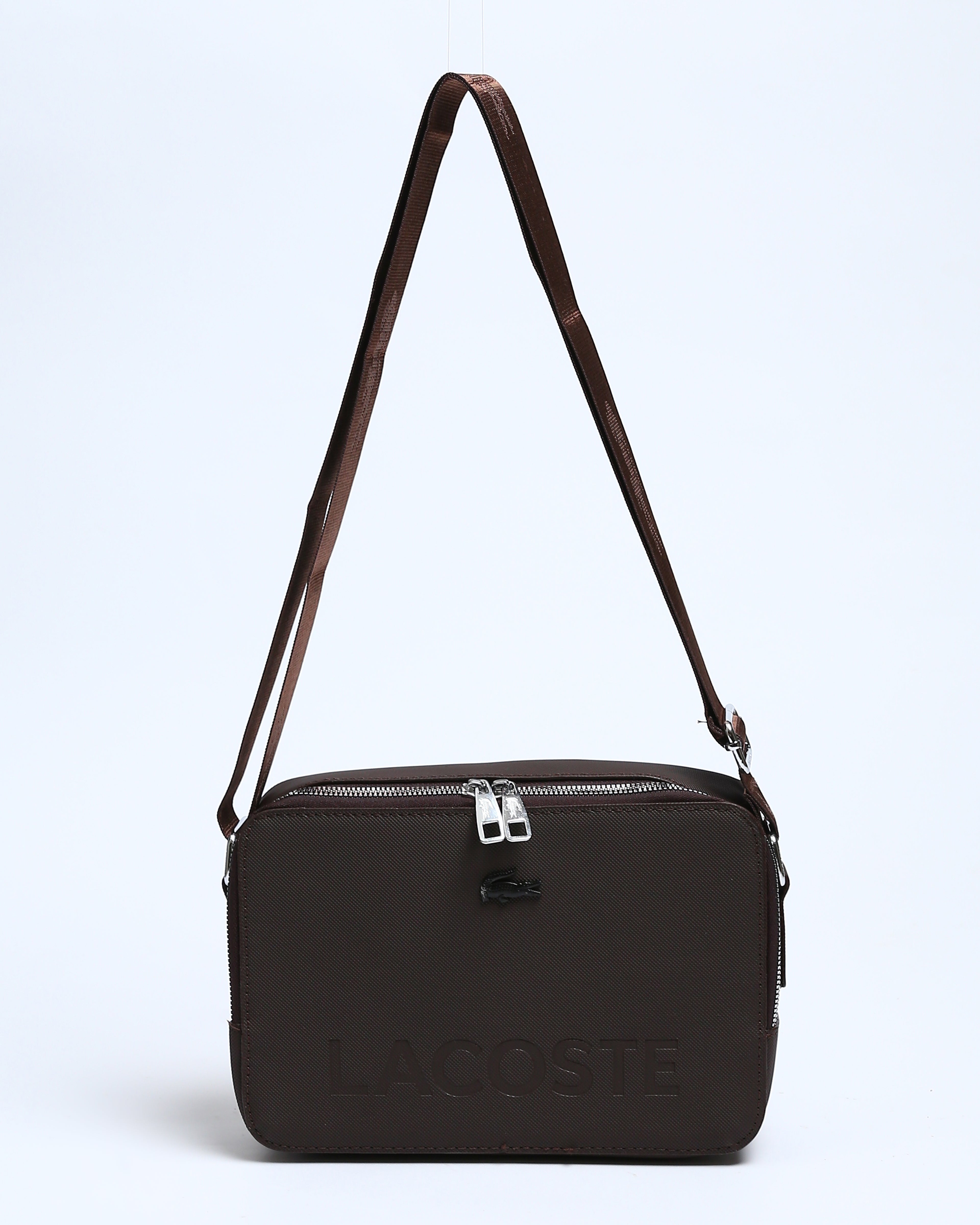 حقيبة لاكوست الأساسية - بني غامق كلاسيكي