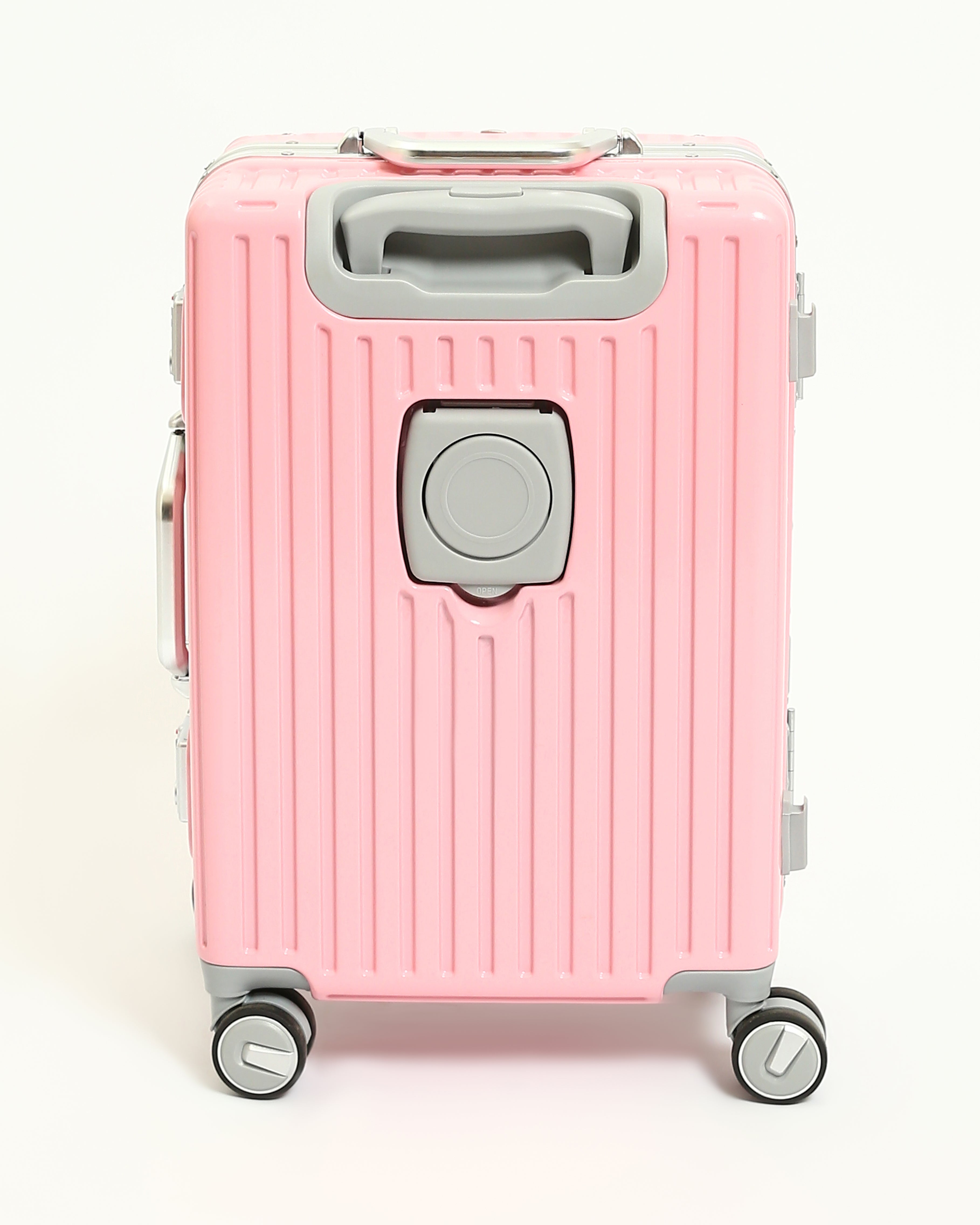 تايتان إيدج – شنطة سفر استثنائية باللون الوردي