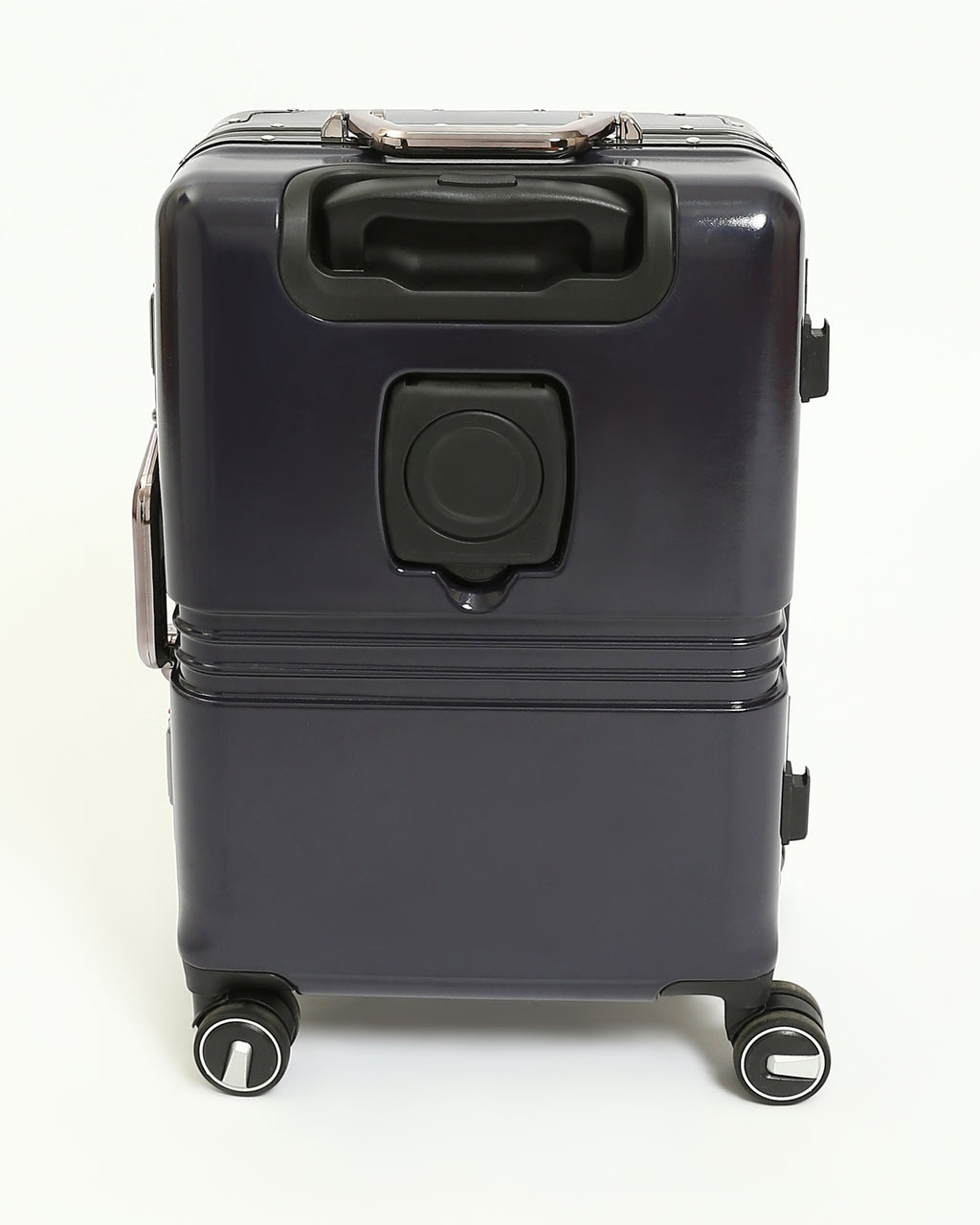 تايتان إيدج – شنطة سفر استثنائية باللون الأزرق الليلي