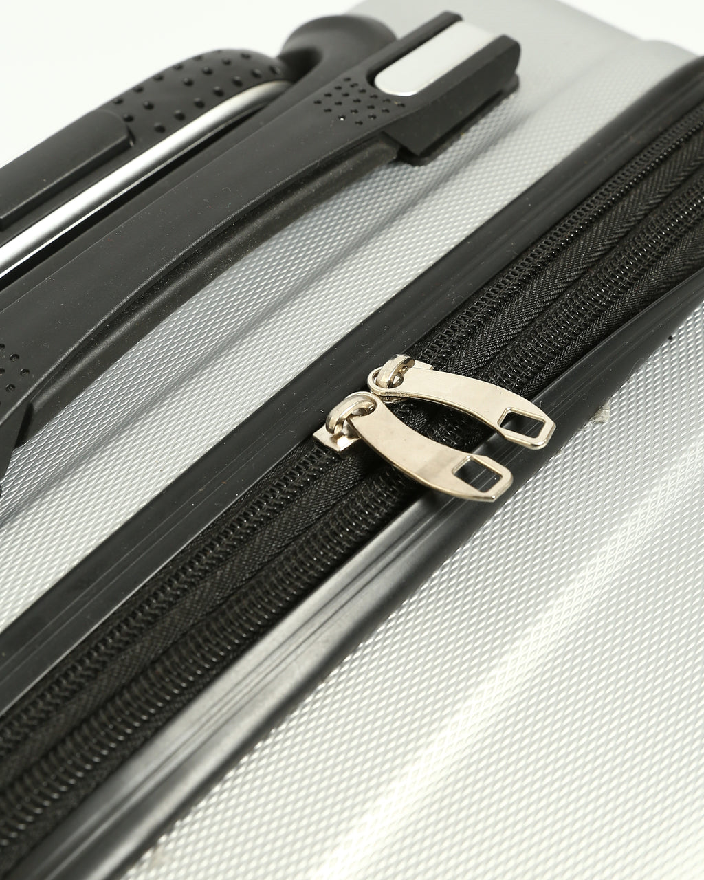 حقيبة سفر CK Premium المصنوعة من السيليكون الصلب - فضي