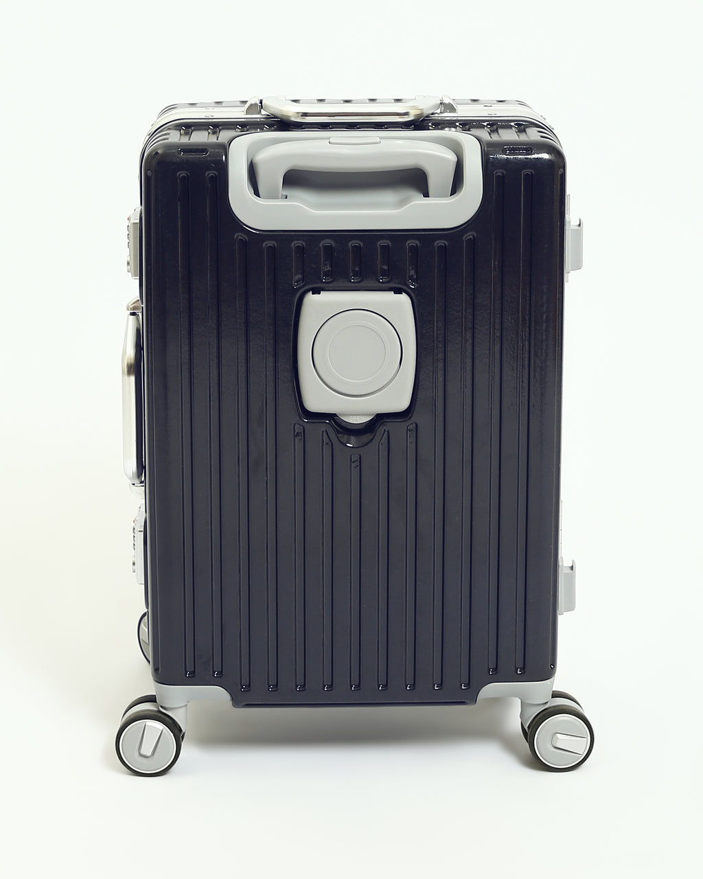 تايتان إيدج – شنطة سفر استثنائية لون كحلي غامق