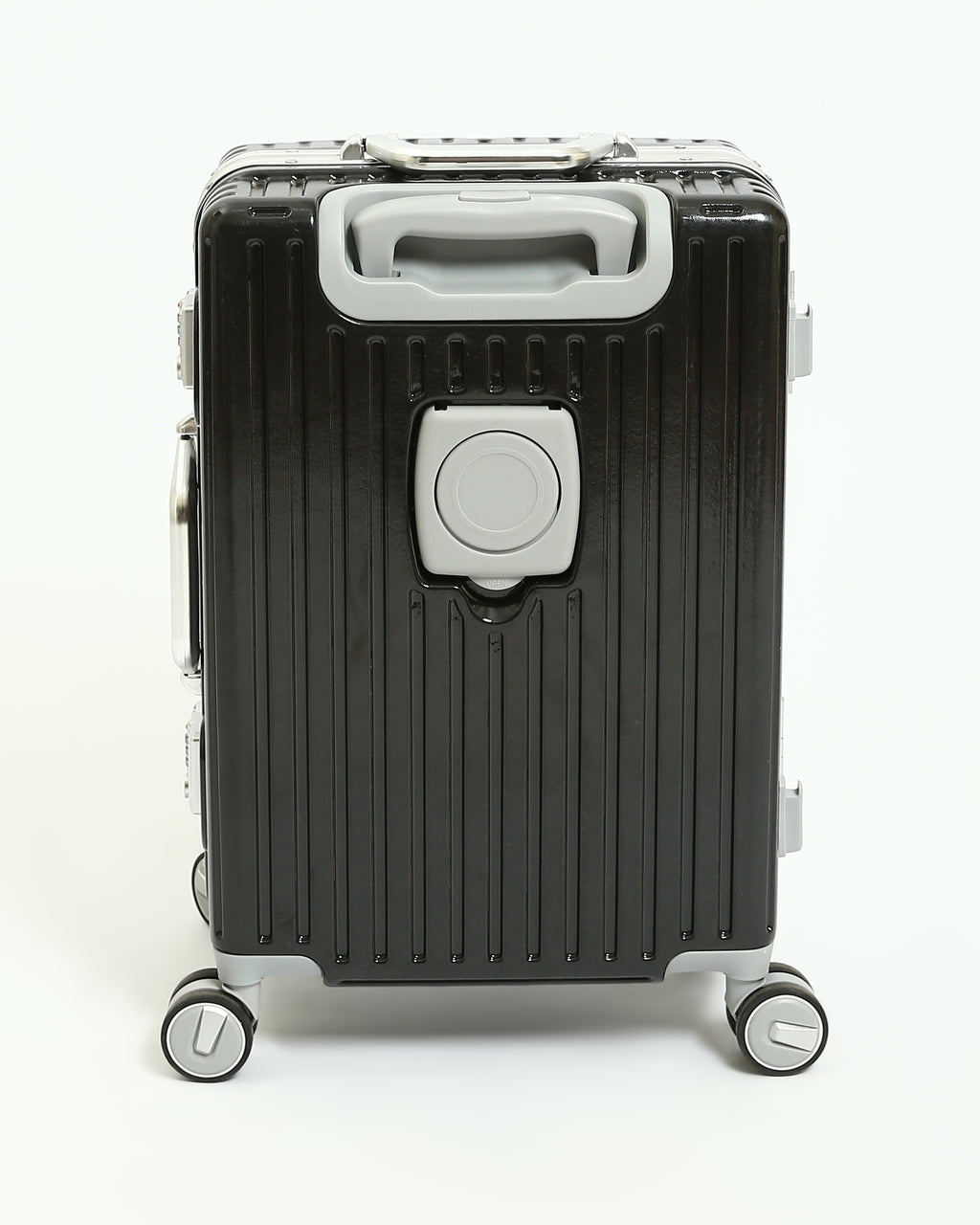 تايتان إيدج – شنطة سفر استثنائية باللون الاسود