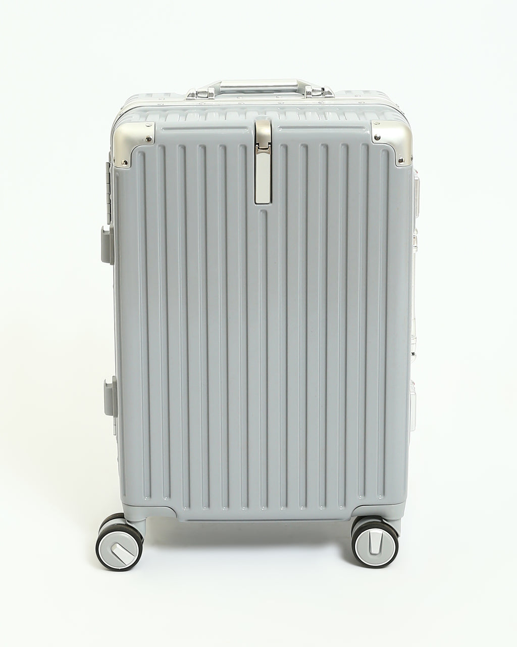 تايتان إيدج – شنطة سفر استثنائية باللون سيلفر عاصفي