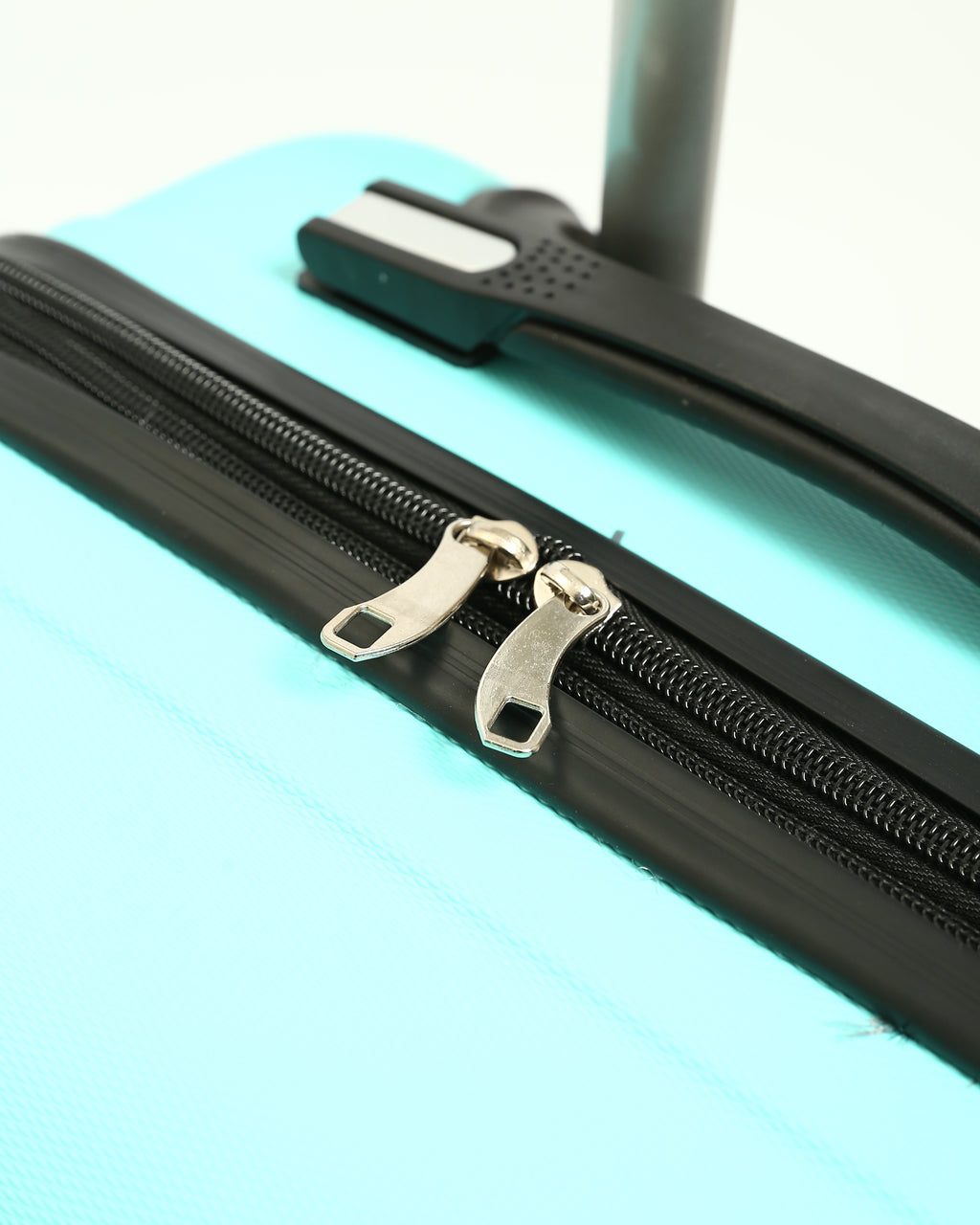 حقيبة سفر CK Premium المصنوعة من السيليكون الصلب - لبني