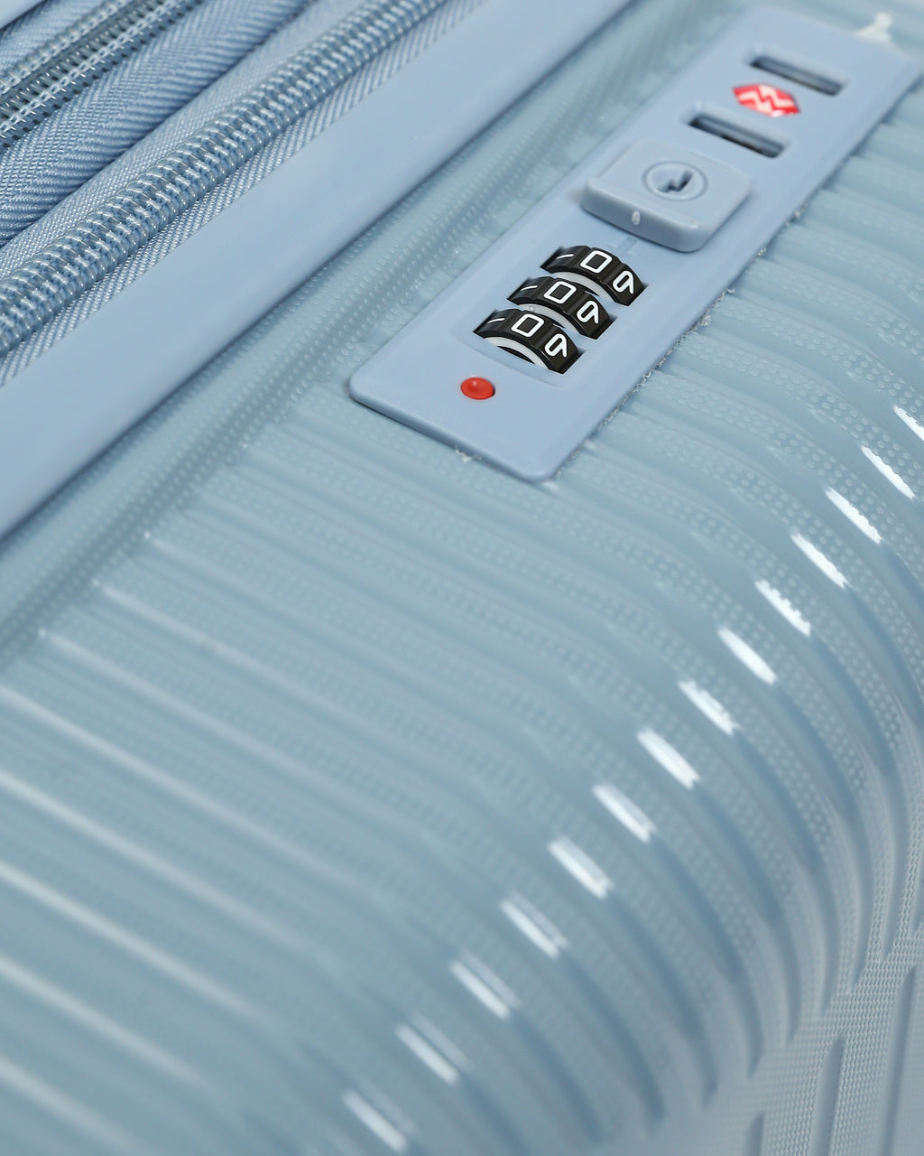 حقيبة سفر ايليت المصنوعة بالكامل من السيليكون - آزرق سماوي