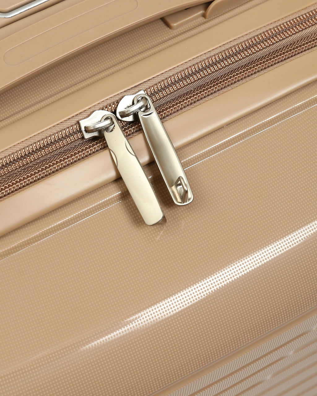 حقيبة سفر ايليت المصنوعة بالكامل من السيليكون - بيج رملي